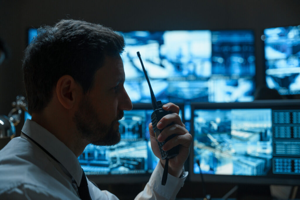 Surveillance Systems With Security Guards | ECAM